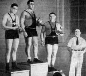 На пьедестале почёта (слева на право) А.Медведев, А.Базурин, Д.Соловьёв.