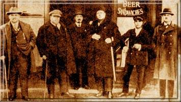 И.М. Заикин (третий справа) во время своих гастролей по США (1925 год).